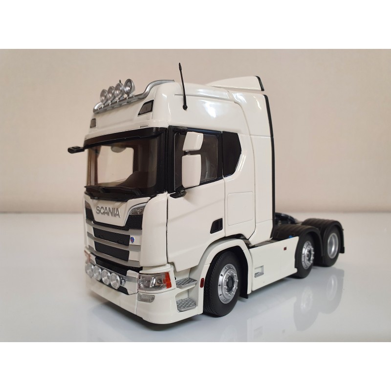 Scania R500 6X2 White 1:32 Scale