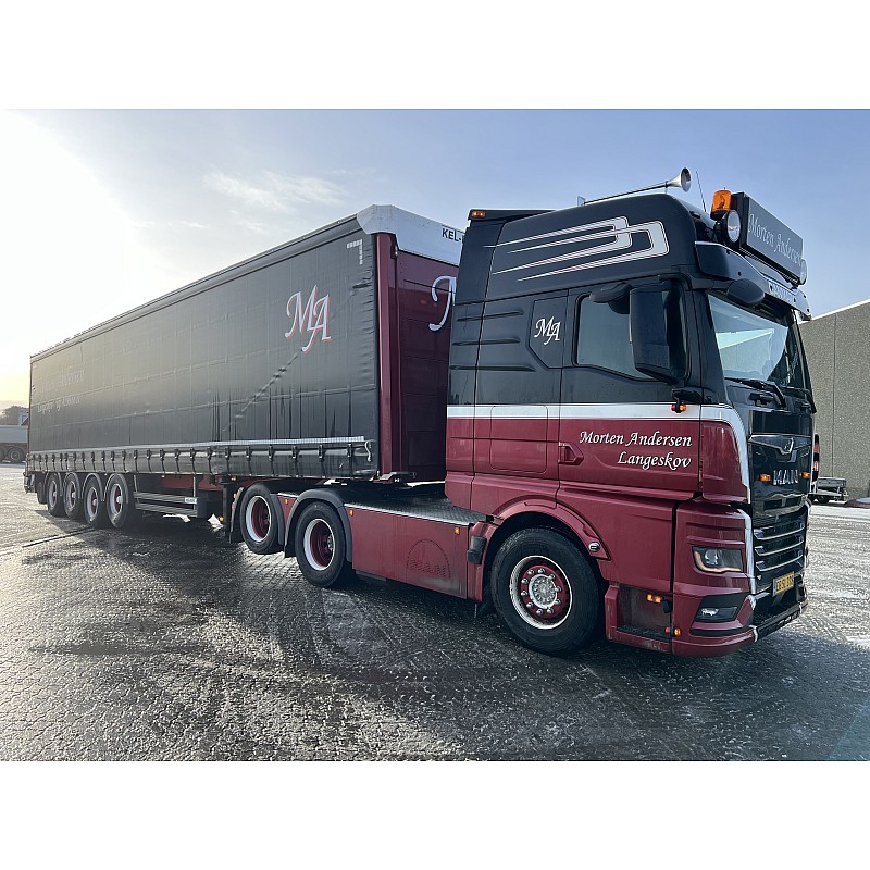Morten Andersen MAN TGX GX with 4-Axle Curtainsider Trailer and Terberg Moffett Forklift