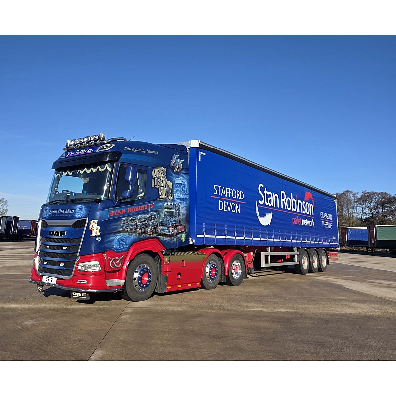 Stan Robinson DAF XG 6x2 & Curtainside Trailer