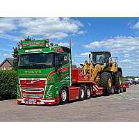 Jan Mues Volvo FH5 Low Roof & Lowloader Trailer