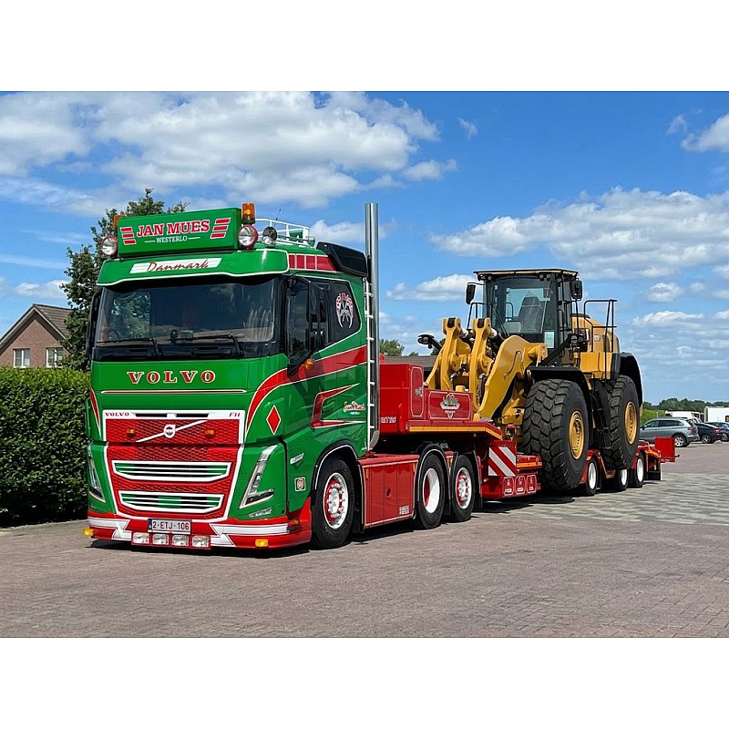 Jan Mues Volvo FH5 Low Roof & Lowloader Trailer