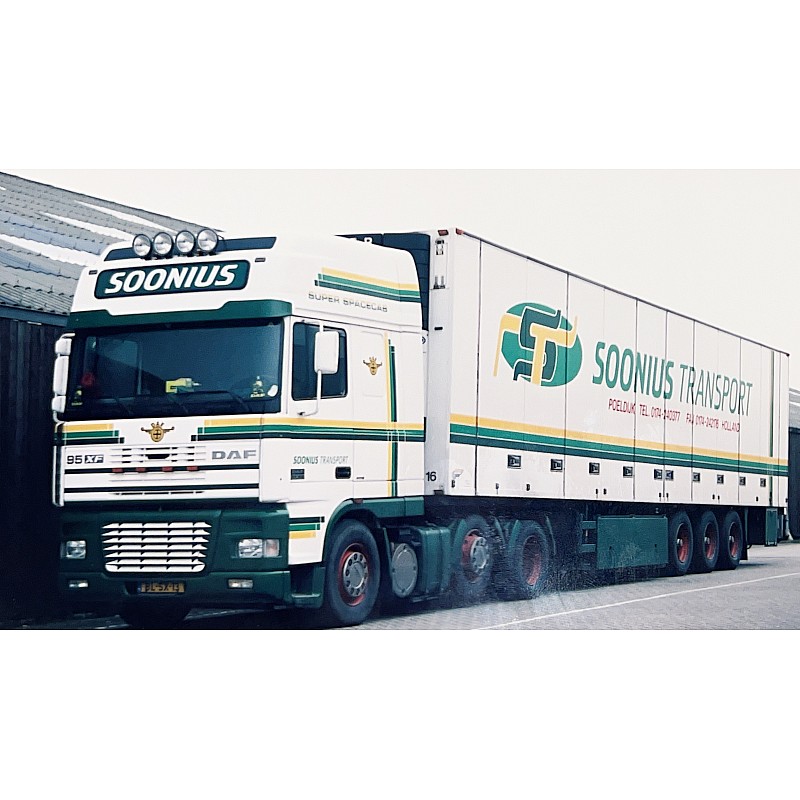 Soonius DAF 95XF Super Space Cab 6x2 & Reefer Trailer