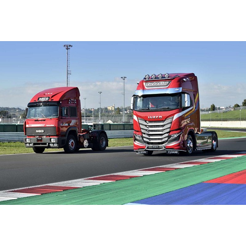 Iveco Set - Iveco Turbostar 4x2 & Iveco S-Way 4x2 Iveco Set - Iveco Turbostar 4x2 & Iveco S-Way 4x2
