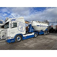 Schuster Scania Next Gen 560R with Feldbinder bottom discharge trailer