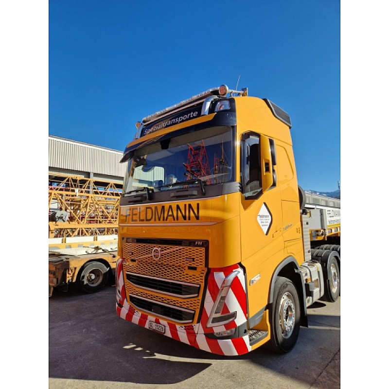 Feldmann Volvo FH05 Globetrotter 6x2 & Lowloader Trailer