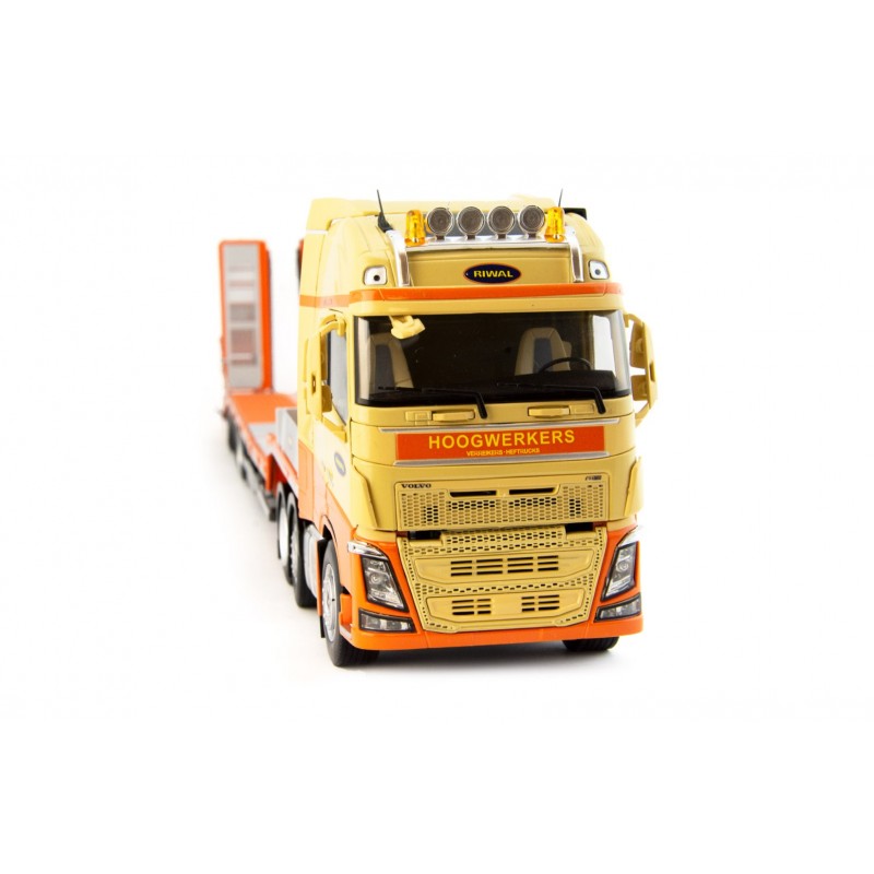 Riwal Volvo 6X2 With Mcos 3-Axle Semi Lowloader 1:32 Scale