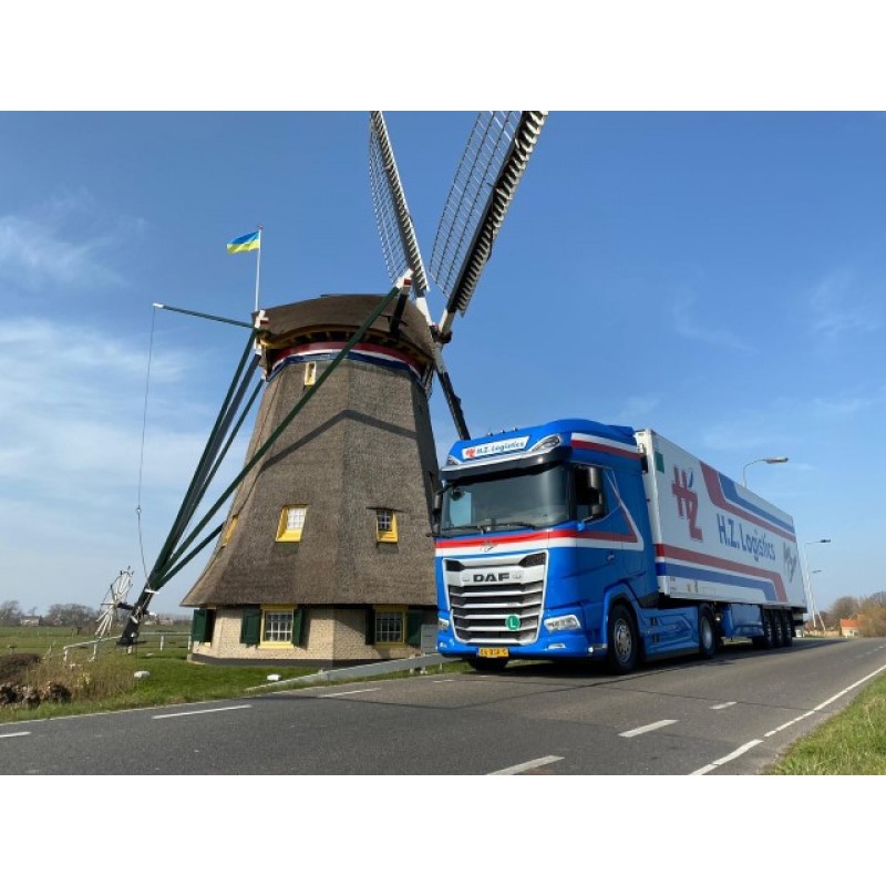 HZ Logisitics DAF XG & Reefer Semitrailer 1:87 HZ Logisitics DAF XG & Reefer Semitrailer 1:87
