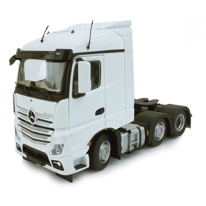 Mercedes-Benz Actros Streamspace 6X2 White 1:32 Scale