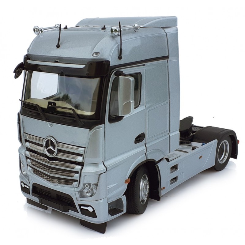 Mercedes-Benz Actros Bigspace 4X2 Silver 1:32 Scale