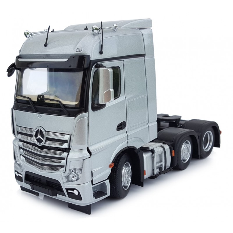 Mercedes-Benz Actros Bigspace 6X2 Silver 1:32 Scale