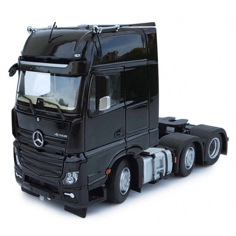 Mercedes Benz Actros Gigaspace 6X2 Black 1:32 Scale